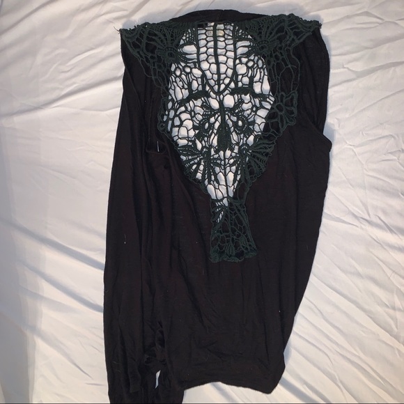 Black Flowy Open Front Top - Picture 2 of 2